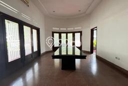 Disewakan Rumah Strategis LT 1113m2 / LB 382m2 di Riau, Bandung Disewakan Rumah Strategis LT 1113m2 / LB 382m2 di Riau, Bandung
