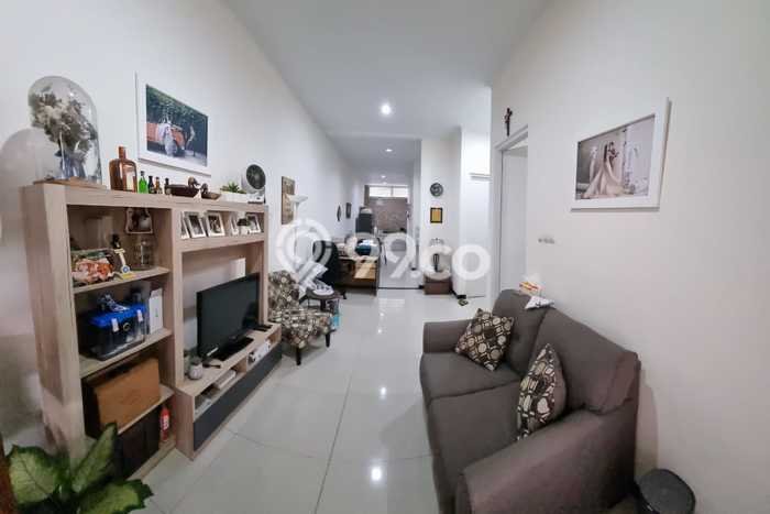 Rumah Modern 2 KT di Taman Kopo Indah Bandung Unfurnished Rumah Modern 2 KT di Taman Kopo Indah Bandung Unfurnished