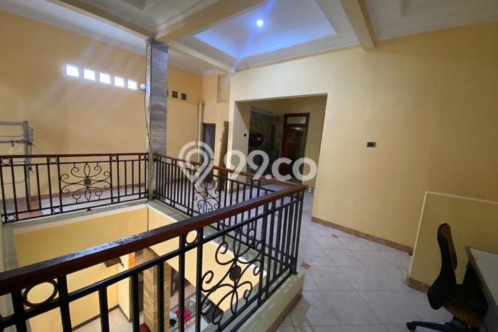 Rumah Luas Asri 4 KT Siap Pakai di Pondok Bambu Jakarta Timur Rumah Luas Asri 4 KT Siap Pakai di Pondok Bambu Jakarta Timur