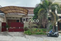 SIAP HUNI! Rumah Strategis area , Luas 300m2m² LB 250m2m² SIAP HUNI! Rumah Strategis area , Luas 300m2m² LB 250m2m²