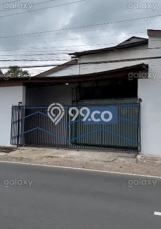 LOKASI STRATEGIS! Gudang Kawasan Pakisaji, Luas 300m², Area Potensial LOKASI STRATEGIS! Gudang Kawasan Pakisaji, Luas 300m², Area Potensial