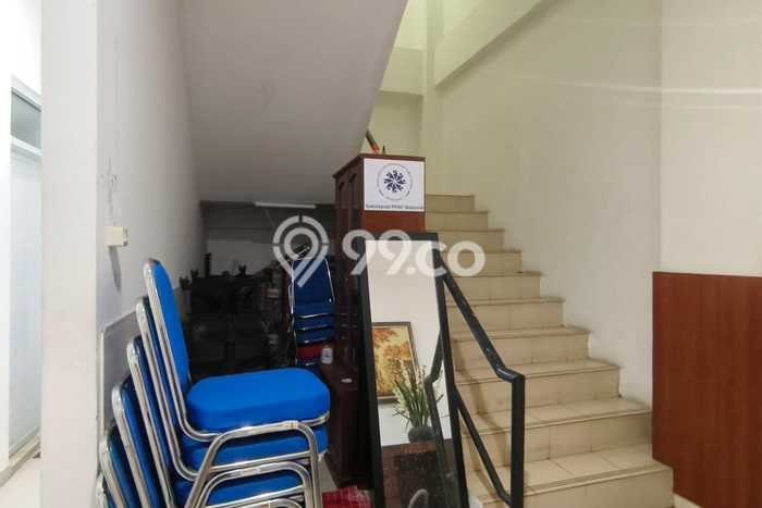 Unit Kantor Dijual di Jakarta Selatan LT 330m2 & LB 993m2 Unit Kantor Dijual di Jakarta Selatan LT 330m2 & LB 993m2