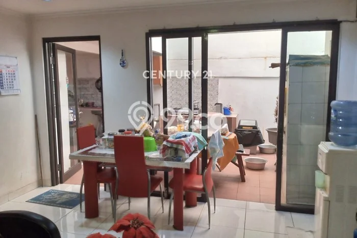 Rumah Modern Cantik 5 Kamar Siap Huni di Ciputat Rumah Modern Cantik 5 Kamar Siap Huni di Ciputat
