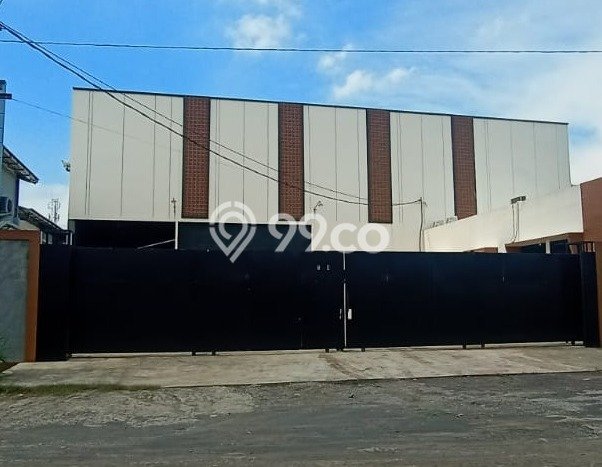 Gudang Lokasi Strategis di Ngaliyan, Luas 2200m², Mainroad Gudang Lokasi Strategis di Ngaliyan, Luas 2200m², Mainroad