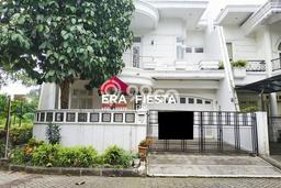 Ready to Use! Premium House LT 234m2 Desain Modern di Joglo Ready to Use! Premium House LT 234m2 Desain Modern di Joglo