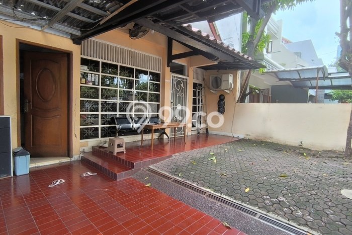 Rumah Elit LB 160m2 Siap Huni Desain Elegan di Puri Indah, Jakarta Barat Rumah Elit LB 160m2 Siap Huni Desain Elegan di Puri Indah, Jakarta Barat