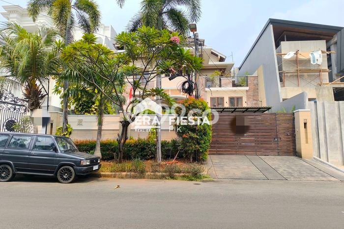Rumah Elit Modern Siap Huni di Puri Indah Jakarta Barat Rumah Elit Modern Siap Huni di Puri Indah Jakarta Barat