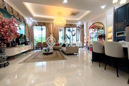 Ready to Use! Luxury House LT 250m2 Desain Modern di Green Lake City Ready to Use! Luxury House LT 250m2 Desain Modern di Green Lake City