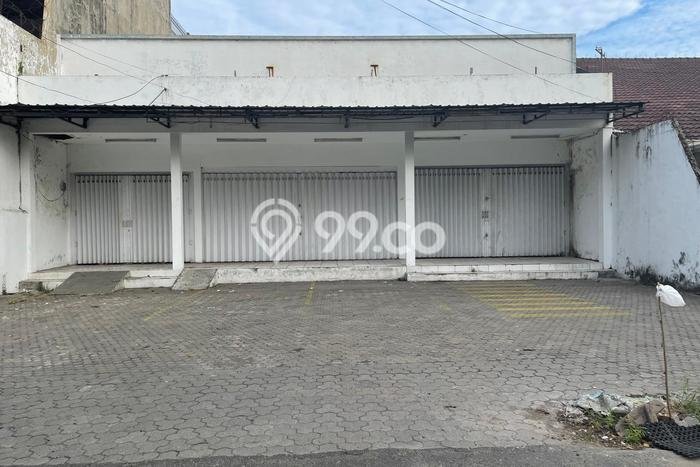 Ruko untuk Disewa di Pusat Surabaya Luas Bangunan 240m2 Ruko untuk Disewa di Pusat Surabaya Luas Bangunan 240m2