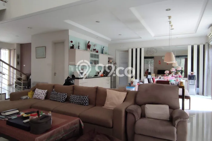 Disewakan Rumah Konsep Modern di Wiyung Surabaya dengan 4 KT Disewakan Rumah Konsep Modern di Wiyung Surabaya dengan 4 KT