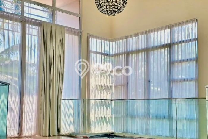 Rumah sewa siap pakai 5 KT di Pakuwon Indah, Surabaya Rumah sewa siap pakai 5 KT di Pakuwon Indah, Surabaya