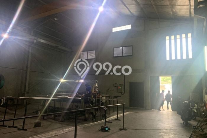 Disewakan Gudang di Kawasan Ramai Joglo Luas 380m2 Disewakan Gudang di Kawasan Ramai Joglo Luas 380m2