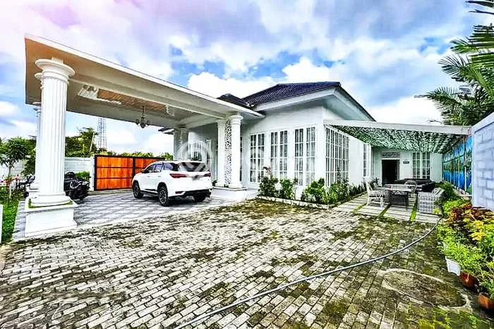 Hunian Elit LB 600m2 Siap Huni Desain Elegan di Sleman, Yogyakarta Hunian Elit LB 600m2 Siap Huni Desain Elegan di Sleman, Yogyakarta