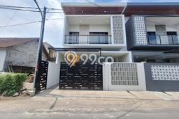 Rumah Strategis Modern Lb 130m2 di Ngaglik, Sleman Rumah Strategis Modern Lb 130m2 di Ngaglik, Sleman