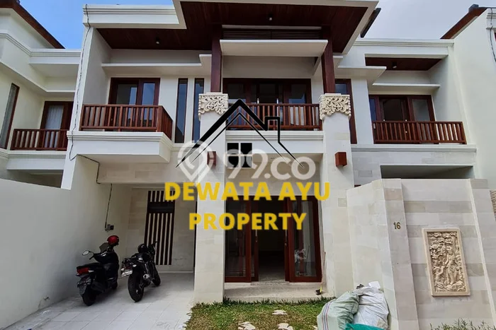 Rumah Elit LB 180m2 Siap Pakai Desain Elegan di Renon, Denpasar Rumah Elit LB 180m2 Siap Pakai Desain Elegan di Renon, Denpasar