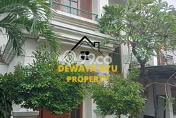 Ready to Use! Luxury House LT 150m2 Desain Modern di Renon Ready to Use! Luxury House LT 150m2 Desain Modern di Renon