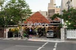 Rumah Elit LB 390m2 Siap Pakai Desain Elegan di Ambengan, Surabaya Rumah Elit LB 390m2 Siap Pakai Desain Elegan di Ambengan, Surabaya