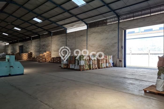 Unit Gudang Dijual di Krian Sidoarjo Luas Tanah 4732m2, Luas Bangunan 2000m2 Unit Gudang Dijual di Krian Sidoarjo Luas Tanah 4732m2, Luas Bangunan 2000m2