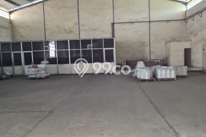 Unit Gudang Dijual di Krian Sidoarjo Luas Tanah 4732m2, Luas Bangunan 2000m2 Unit Gudang Dijual di Krian Sidoarjo Luas Tanah 4732m2, Luas Bangunan 2000m2
