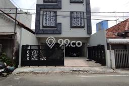 Disewakan Ruko di Genteng Surabaya LT 90m2, LB 232m2 Disewakan Ruko di Genteng Surabaya LT 90m2, LB 232m2