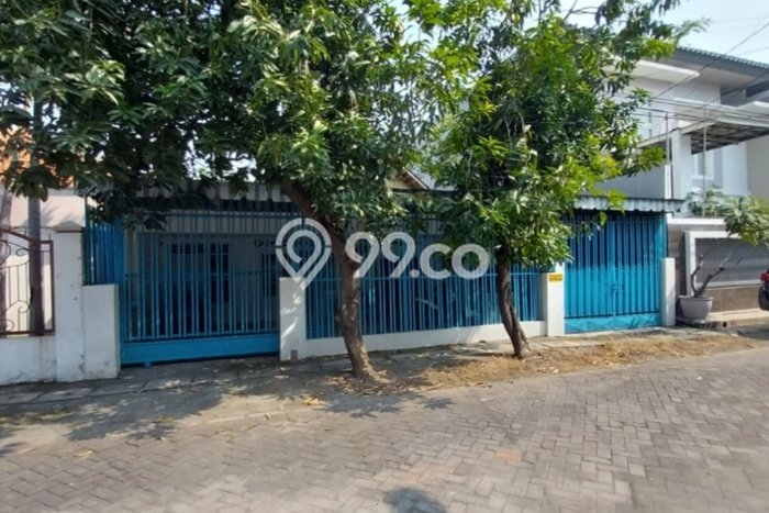 Dijual Kost Strategis di Wonokromo, Surabaya 8 KT, 2 KM, Luas Bangunan 340m2 Dijual Kost Strategis di Wonokromo, Surabaya 8 KT, 2 KM, Luas Bangunan 340m2