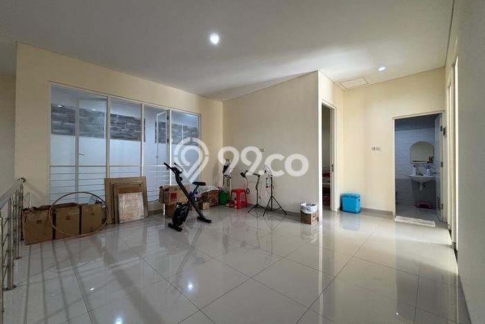 Jual Rumah Favorit Siap Huni LB 250m2 di Mulyosari, Surabaya Jual Rumah Favorit Siap Huni LB 250m2 di Mulyosari, Surabaya