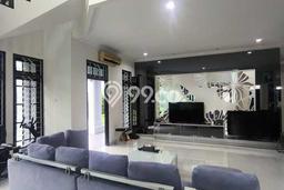 Ready to Use! Premium House LT 622m2 Desain Elegan di Pakuwon Indah Ready to Use! Premium House LT 622m2 Desain Elegan di Pakuwon Indah