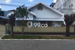Rumah Luxury Modern Tanpa Renovasi di Dharma Husada Surabaya Rumah Luxury Modern Tanpa Renovasi di Dharma Husada Surabaya