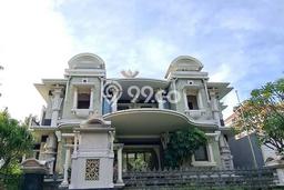 Dijual Rumah Premium dengan Fasilitas Sekitar Komplit di Wiyung, Surabaya Dijual Rumah Premium dengan Fasilitas Sekitar Komplit di Wiyung, Surabaya