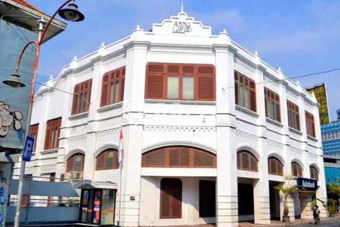 Unit Ruko Dijual di Genteng Surabaya 1309m2 Unit Ruko Dijual di Genteng Surabaya 1309m2