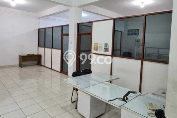 Unit Kantor Disewakan di Setra Sari di Area Ramai & Strategis Unit Kantor Disewakan di Setra Sari di Area Ramai & Strategis