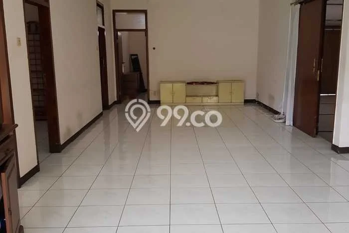 Rumah di , Dekat Pusat Kota, 2 KM, LT 575m2m² LB 250m2m² Rumah di , Dekat Pusat Kota, 2 KM, LT 575m2m² LB 250m2m²