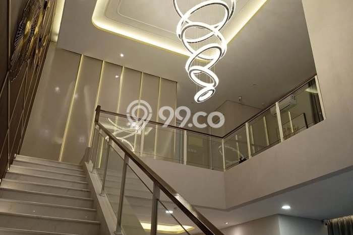 Ready to Use! Luxury House LT 243m2 Desain Elegan di Gading Serpong Ready to Use! Luxury House LT 243m2 Desain Elegan di Gading Serpong
