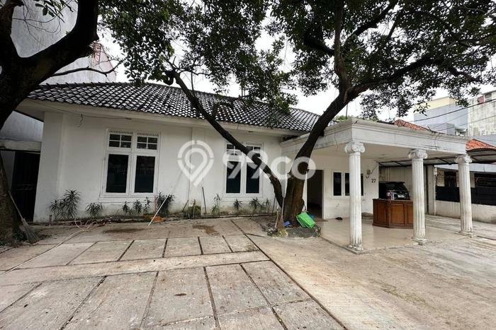 Rumah 7 Kamar Lengkap Disewakan di Menteng Harga Kompetitif Rumah 7 Kamar Lengkap Disewakan di Menteng Harga Kompetitif