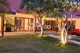HOT DEAL! Rumah di Canggu, 3 KT, Lingkungan Asri, Luas 500m² LB 350m² HOT DEAL! Rumah di Canggu, 3 KT, Lingkungan Asri, Luas 500m² LB 350m²