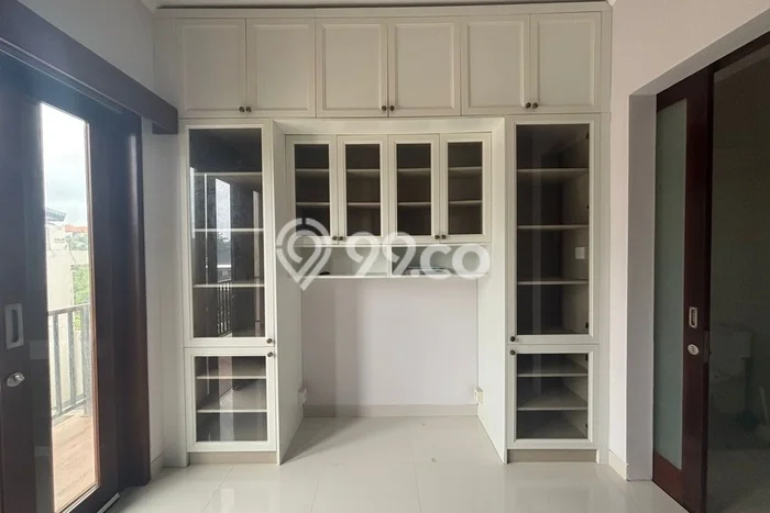 Vila di , Area 0m2m², Area Strategis, Tersedia Vila di , Area 0m2m², Area Strategis, Tersedia