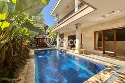 FOR SALE! Vila Kawasan , Luas 400m2m², Posisi Strategis FOR SALE! Vila Kawasan , Luas 400m2m², Posisi Strategis