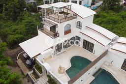 Dijual! Vila Kawasan , Luas 300m2m², Posisi Premium Dijual! Vila Kawasan , Luas 300m2m², Posisi Premium