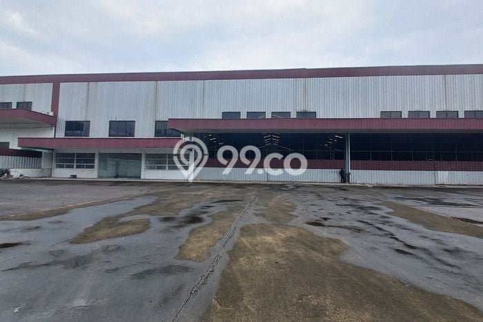 Gudang Disewa di Purwakarta dengan LB 3600m2 Area Komersial Ramai Gudang Disewa di Purwakarta dengan LB 3600m2 Area Komersial Ramai
