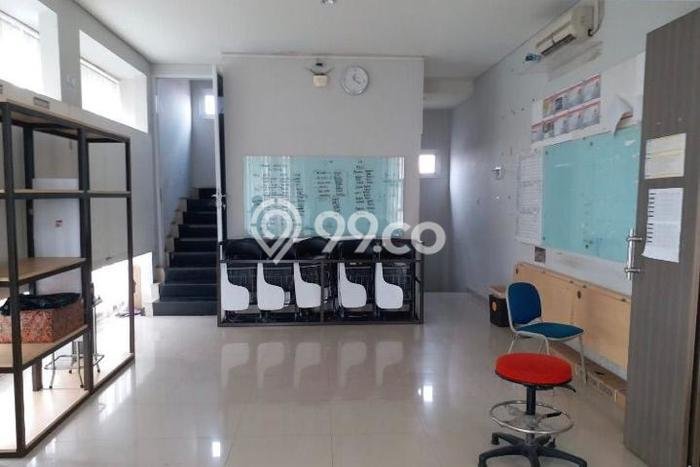 LOKASI STRATEGIS! Ruko For Rent di Sukasari, Luas 200m², Area Ramai LOKASI STRATEGIS! Ruko For Rent di Sukasari, Luas 200m², Area Ramai