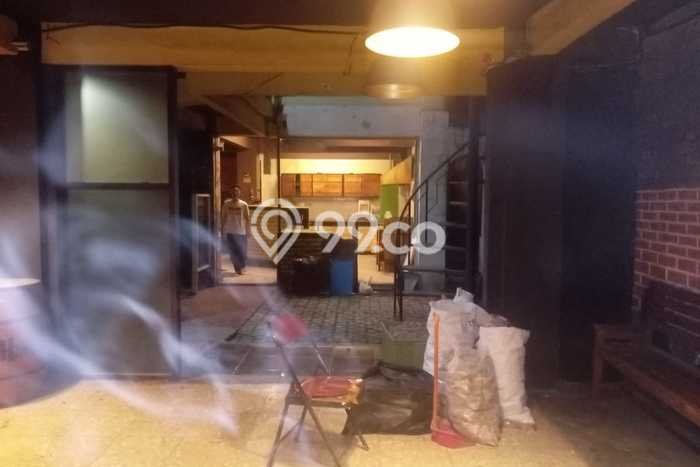 Ruko Kawasan Astanaanyar, Luas 450m², For Rent, Kawasan Komersial, Ready Pakai Ruko Kawasan Astanaanyar, Luas 450m², For Rent, Kawasan Komersial, Ready Pakai