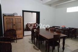 Rumah Mewah LB 300m2 Siap Huni Desain Elegan di Gatot Subroto, Bandung Rumah Mewah LB 300m2 Siap Huni Desain Elegan di Gatot Subroto, Bandung
