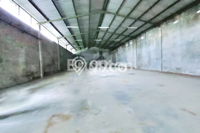 Area Ramai! Gudang Dijual di Colomadu untuk Bisnis Luas Bangunan 600m2 Area Ramai! Gudang Dijual di Colomadu untuk Bisnis Luas Bangunan 600m2