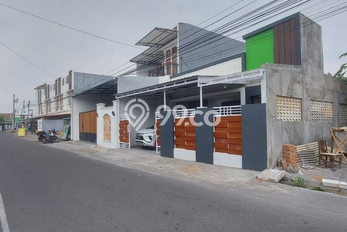 For Sale Rumah 4 Kamar Lokasi Ideal Bagus dan Strategis di Colomadu For Sale Rumah 4 Kamar Lokasi Ideal Bagus dan Strategis di Colomadu