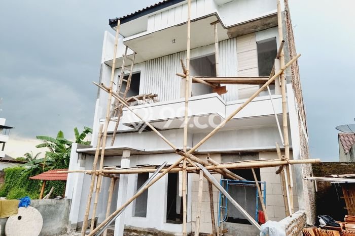 For Sale Rumah 3 Kamar Lokasi Strategis Nyaman dan Strategis di Colomadu For Sale Rumah 3 Kamar Lokasi Strategis Nyaman dan Strategis di Colomadu