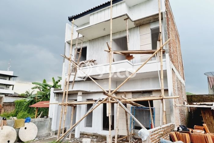 For Sale Rumah 3 Kamar Lokasi Strategis Nyaman dan Strategis di Colomadu For Sale Rumah 3 Kamar Lokasi Strategis Nyaman dan Strategis di Colomadu