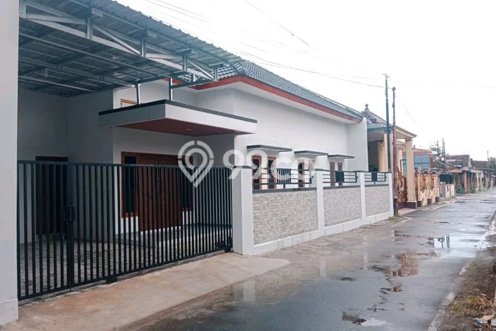 Lokasi terbaik! Rumah siap huni disewakan di Ngemplak LB 100m2 Lokasi terbaik! Rumah siap huni disewakan di Ngemplak LB 100m2