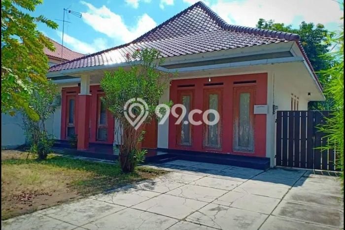 Rumah Eksklusif Dijual LT 743m2 di Banjarsari, Surakarta Rumah Eksklusif Dijual LT 743m2 di Banjarsari, Surakarta