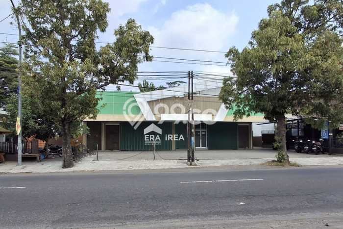Komersial Dijual di Godean Sleman dengan Luas Bangunan 499m2 Komersial Dijual di Godean Sleman dengan Luas Bangunan 499m2