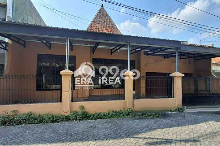 Siap Huni Rumah Mewah 12 Kamar di Depok Dekat ke Mana Pun Siap Huni Rumah Mewah 12 Kamar di Depok Dekat ke Mana Pun